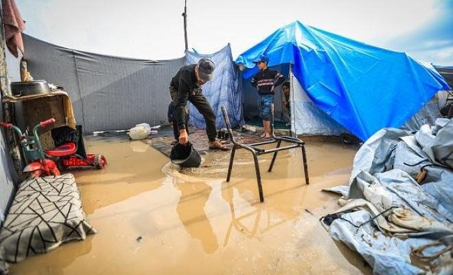 سازمان ملل: طوفان «بایرون» چادرهای آوارگان غزه را به زیر آب برد