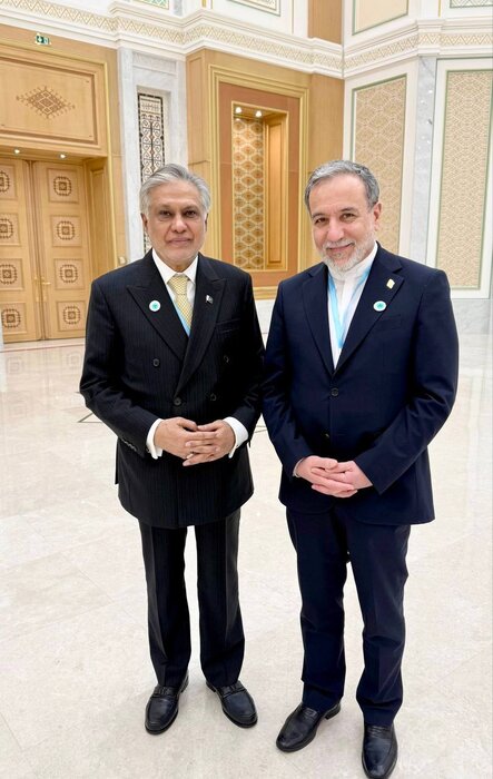 وزرای امور خارجه ایران و پاکستان دیدار کردند/تعمیق همکاریها در تجارت و پیوندهای مردمی