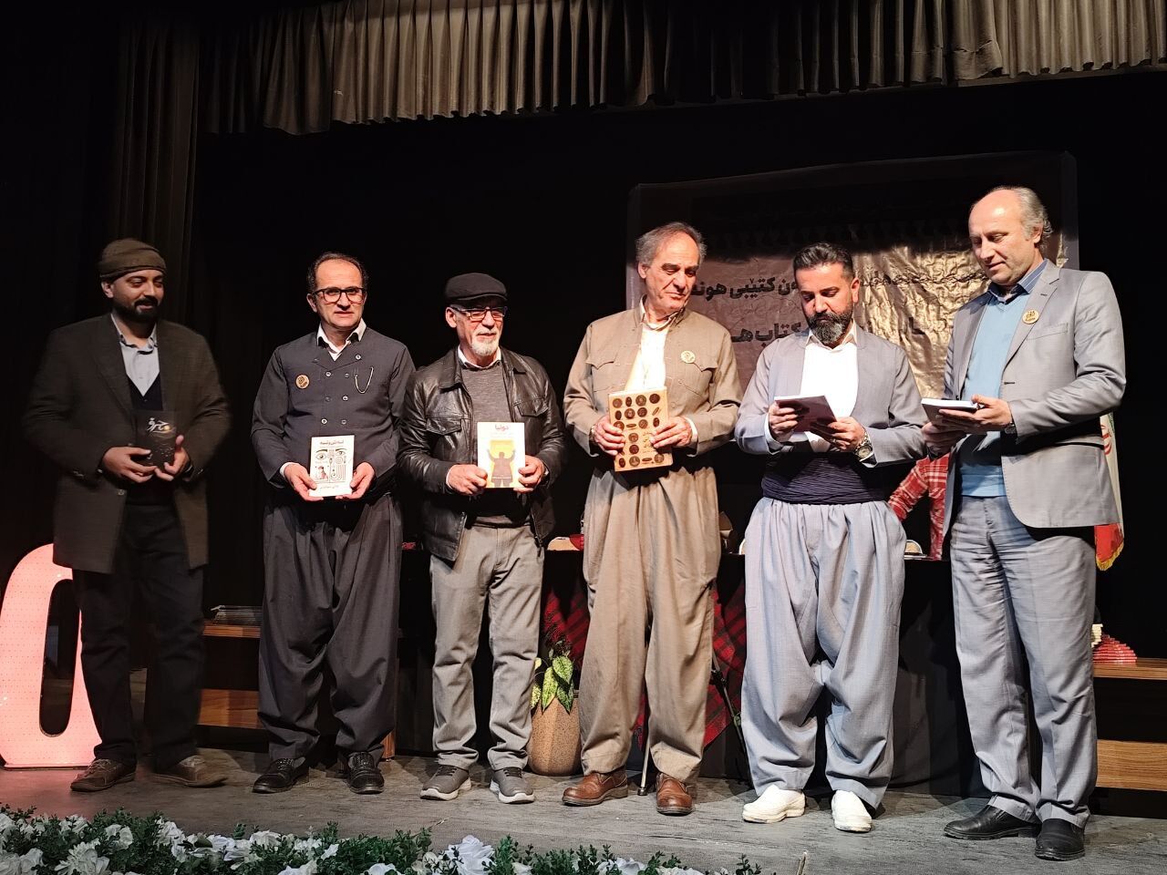 رونمایی از پنج اثر تازه در سومین روز جشنواره تئاتر کُردی سقز