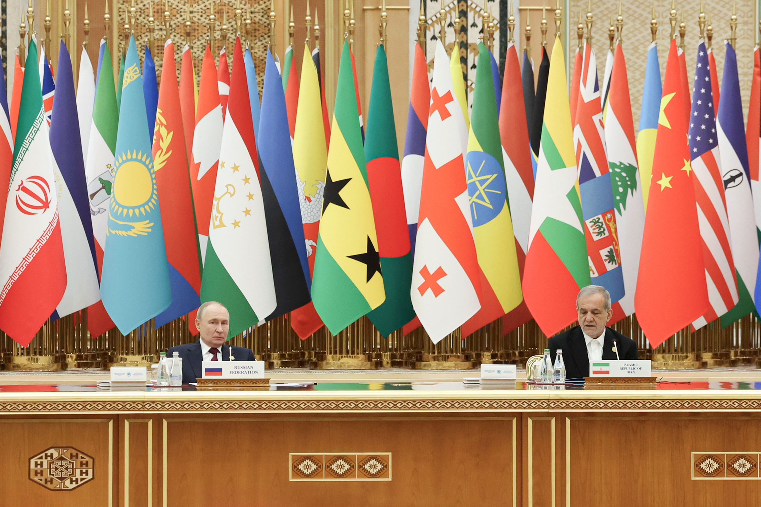 گذشته پرافتخار، آینده روشن/ همّت دولت وفاق برای منطقهگرایی و نزدیکی با همسایگان