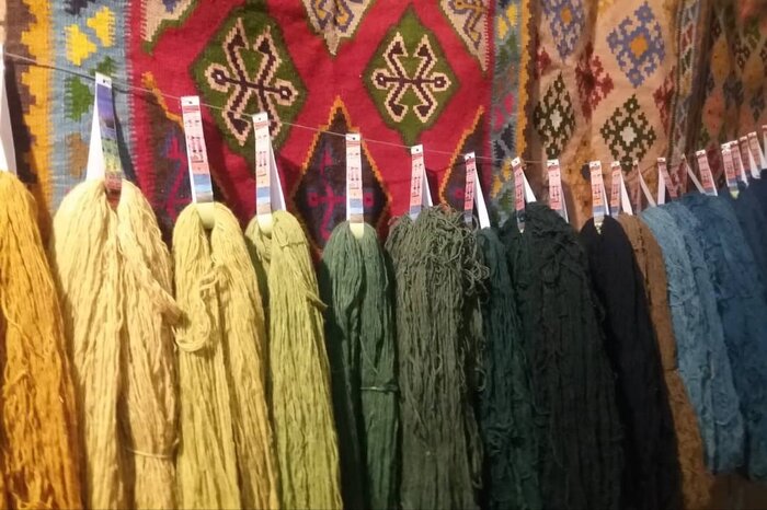 فعال اقتصادی: تولید زیراندازها و دستبافتههای بینظیر ایرانی حاصل رنگرزی مطلوب پشم است