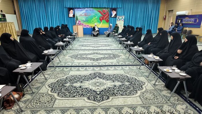 امام جمعه یزد: دشمن از طریق فضای مجازی به دنبال تغییر باورهاست