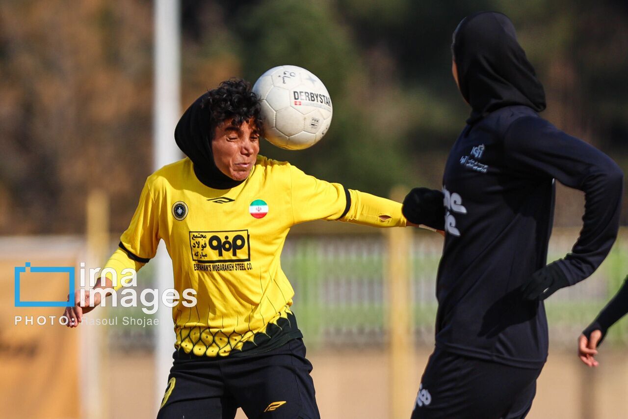 توقف تیم فوتبال زنان سپاهان مقابل گل‌گهر سیرجان