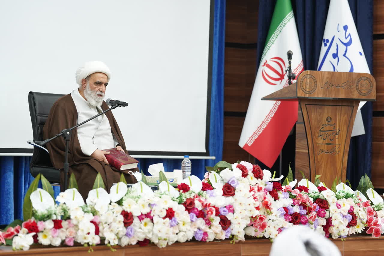 شب‌زنده‌دار: پژوهش دینی مبنای تقنین در جامعه اسلامی است