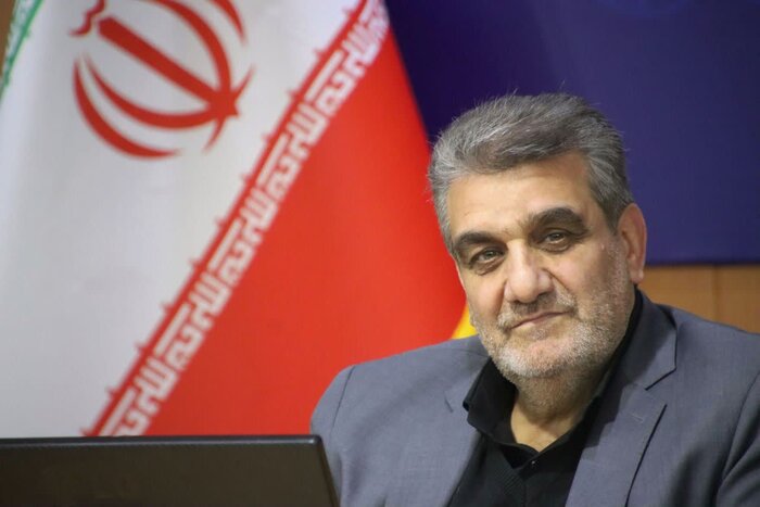 مدیر در جامعه اسلامی با رفتار و عملکرد برای اقامه نماز الگو باشد