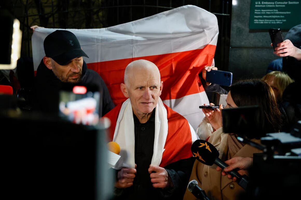 بلاروس پس از لغو تحریم‌های آمریکا، ۱۲۳ زندانی را آزاد کرد