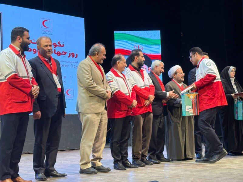 تجلیل از داوطلبان برتر هلال احمر گلستان به مناسبت روز جهانی داوطلب