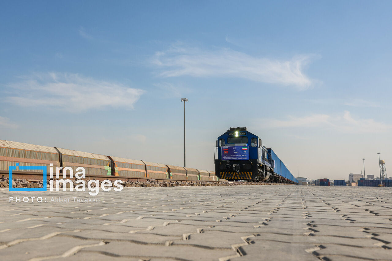 مسؤول : القطار الـ 42 القادم من الصين يدخل الاراضي الايرانية مسؤول : القطار الـ 42 القادم من الصين يدخل الاراضي الايرانية