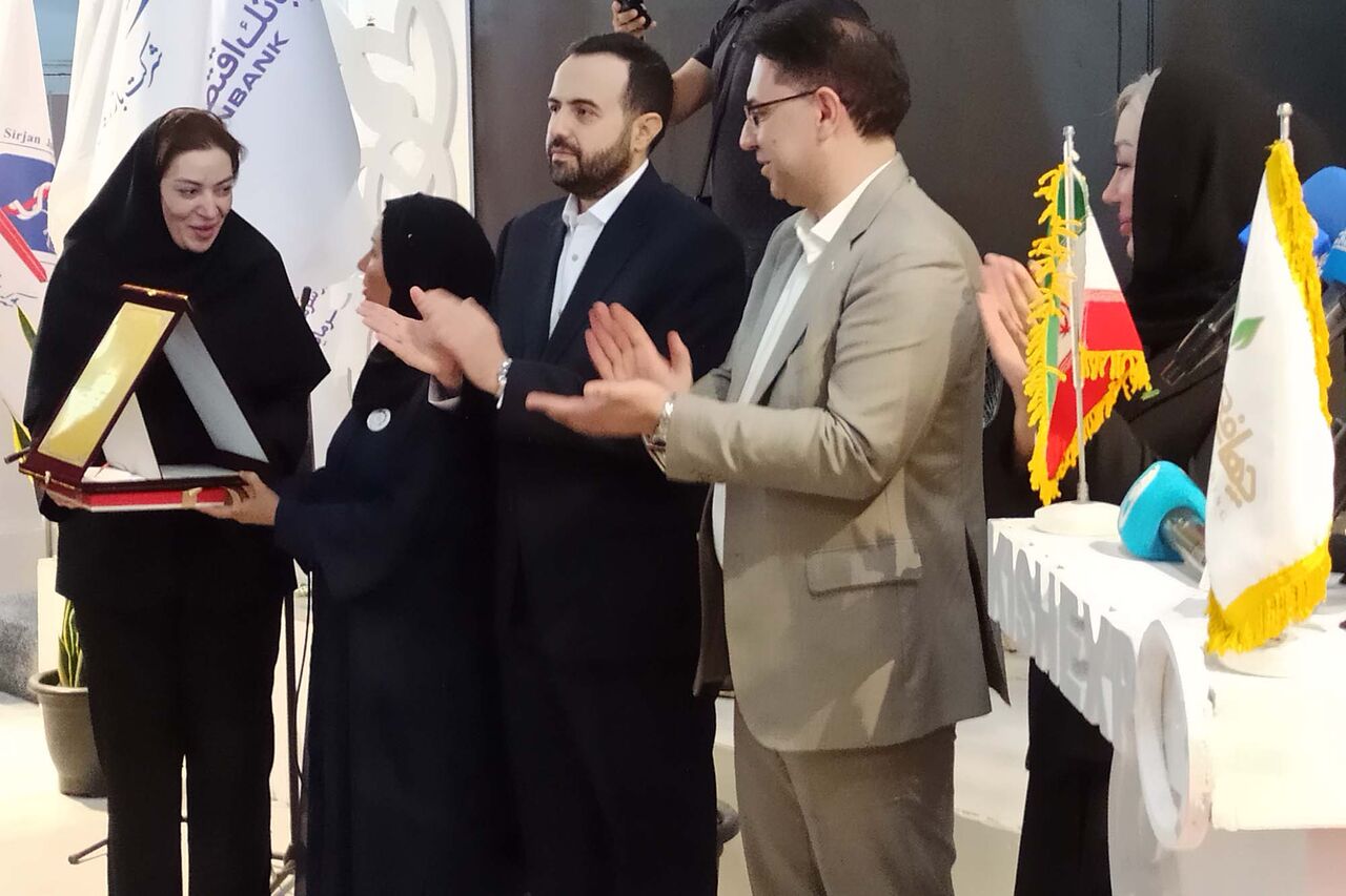 پایان دومین نمایشگاه کیش اکسپو/ تجلیل از ۲۴ سرمایه‌گذار برگزیده استانی