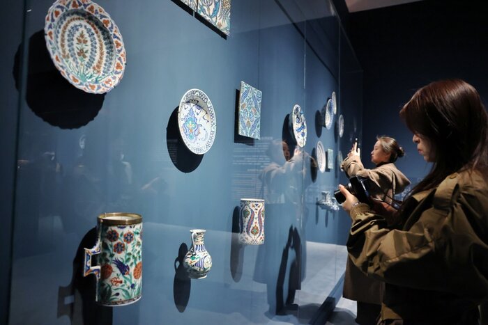 افتتاح معرض "معجزة اللوحات" للروائع الفنية من إيران والهند وتركيا في شنغهاي