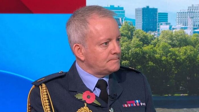 آیا انگلیس برای جنگ با روسیه آماده میشود؟