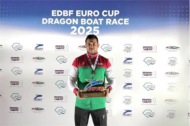 مدال طلای یوروکاپ دبی بر گردن ملیپوش بوشهری دراگونبوت مدال طلای یوروکاپ دبی بر گردن ملیپوش بوشهری دراگونبوت