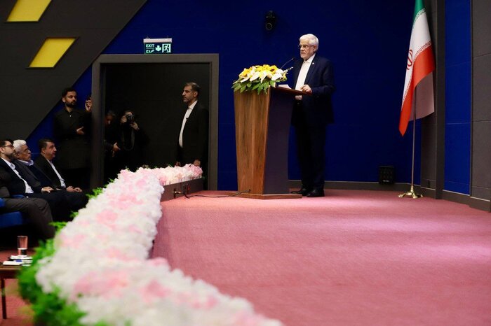 عارف: نادیده گرفتن حقوق مردم نابخشودنی است/اهمیت حلقه فرهنگسازی در زنجیره خودرو