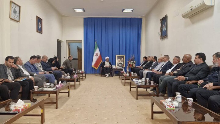 امام جمعه ایلام: پیوند ایران و عراق سدی محکم در برابر نظام استکباری است