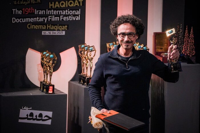 از تشویق ایستاده پدرها تا بیان گلایه ها به وزیر فرهنگ/ این مستند به دست وزیر بهداشت برسد