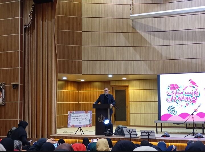 حاشیه‌نگاری خبرنگار ایرنا| «مهربانوی کرمانی زیر باران» + فیلم