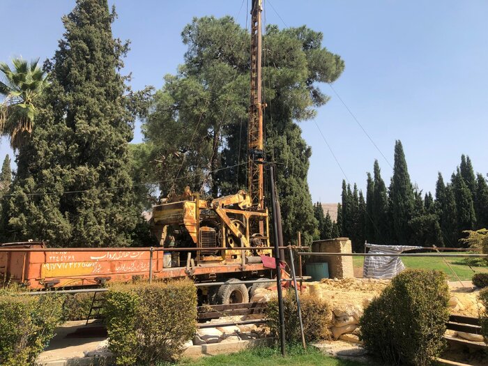 جریان آب در آرامگاه استاد سخن؛ حوض ماهی چگونه احیا میشود؟