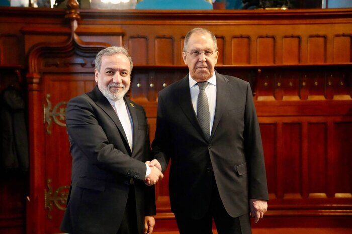 Iran, Russia foreign ministers hail expanding partnership in Moscow talks