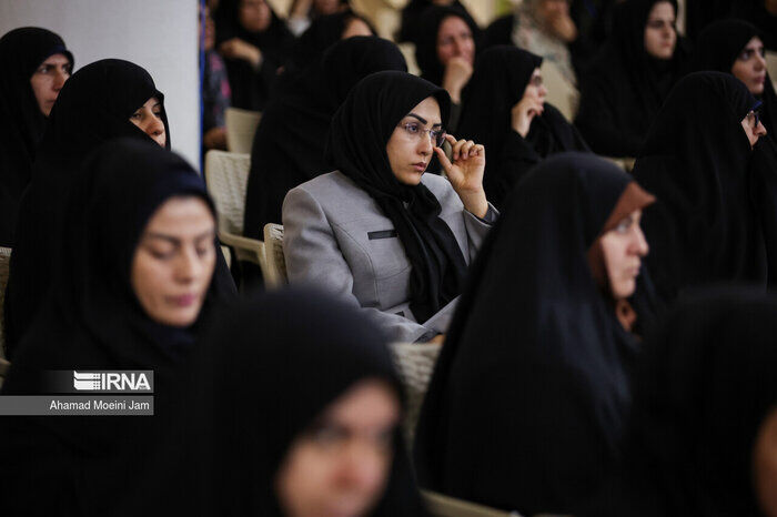 فرصت برابر برای حضور بانوان در مناصب مدیریت شهری فراهم شود