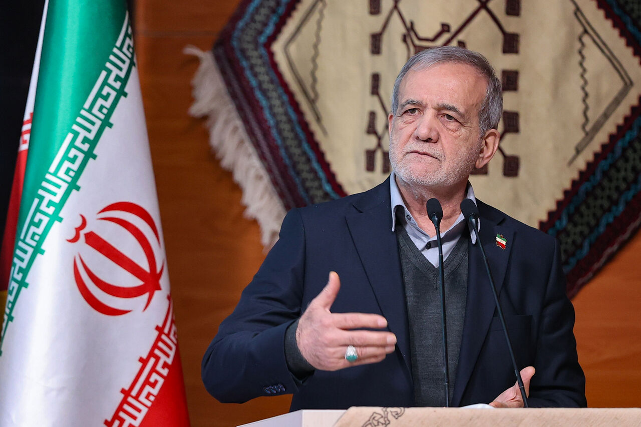 پزشکیان:مشکلات کشور مربوط به امروز و دیروز نیست/ وفاق و تغییر زمانبر است