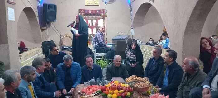 یلدای مهربانی در سَنَرد گرمسار با احیای آیینهای بومی و تقویت نشاط اجتماعی