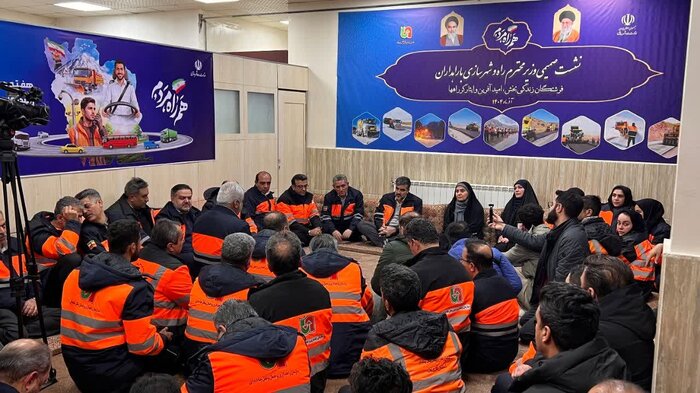 وزیر راه : لباس مقدس راهداری پیامآور امید و آرامش برای مردم در جادههاست