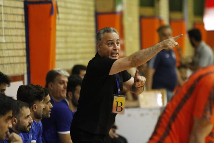 سرمربی استقلال کازرون: اگر وقفه لیگ هندبال نبود، مهار ما سختتر بود