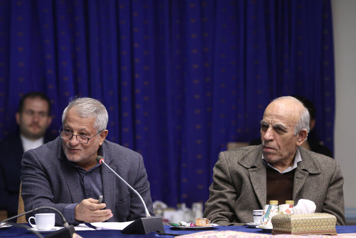 مواضع پزشکیان درقبال فشارهای آمریکا محکم بود/ پیشنهادی برای همکاری احزاب و دولت