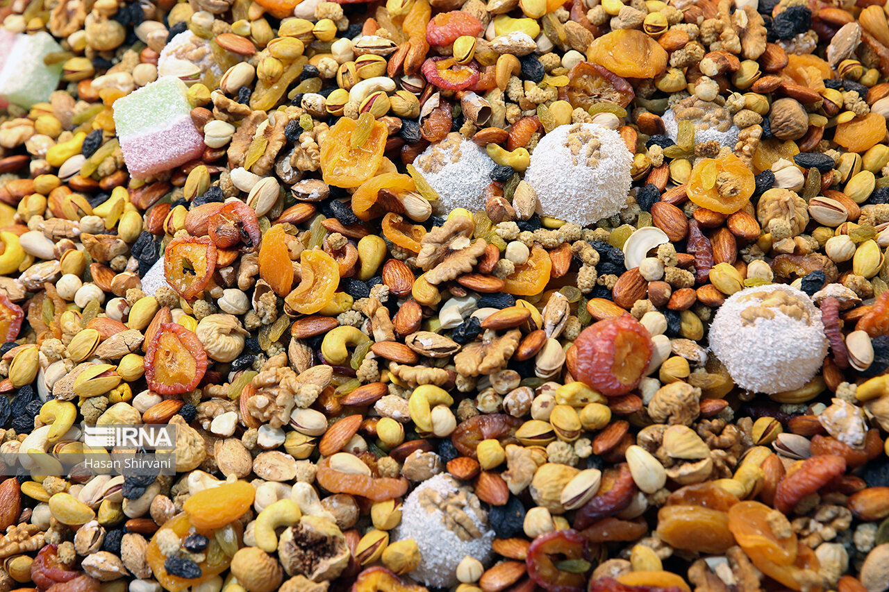 یلدای سالم؛ از خواص درمانی میوههای سرخ تا هشدار درباره آجیلهای شور