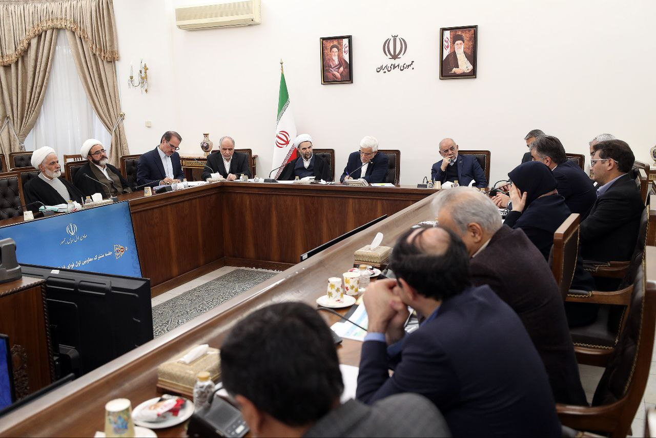 عارف: دولت با همکاری سایر قوا بهدنبال حل مسائل معیشتی و پیروزی در جنگ اقتصادی است