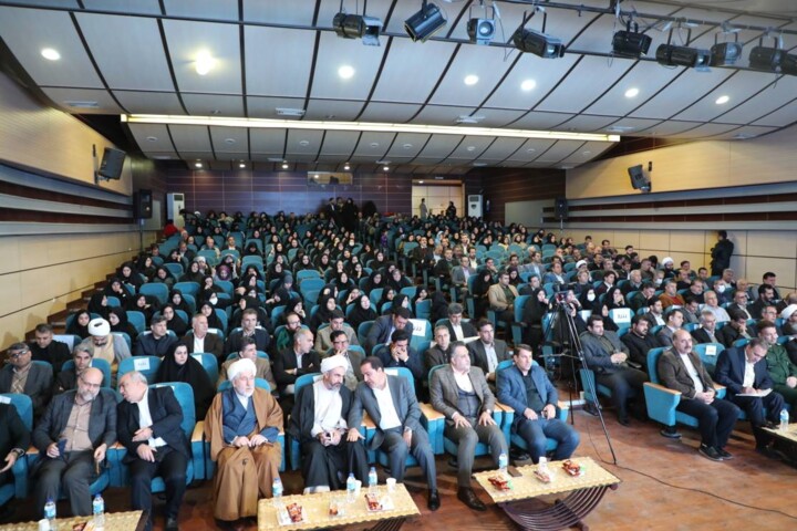 امام جمعه ایلام: مادران معماران فرهنگ نماز هستند