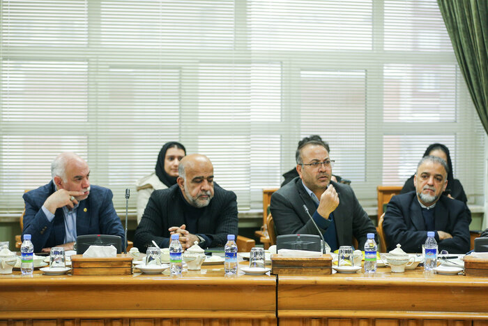 بررسی مسائل ترانزیت خراسان رضوی؛ ازخسارت ۴۵۰ هزار دلاری توقف کامیونها تا بلاتکلیفی بیمه