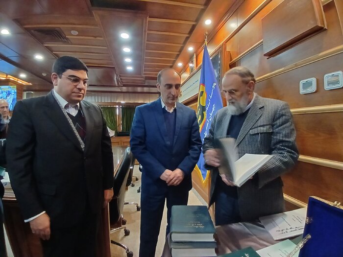 سپردن ۱۰ میلیون نسخه خطی فارسی جمعآوریشده از هند به موسسه استنادی جهان اسلام