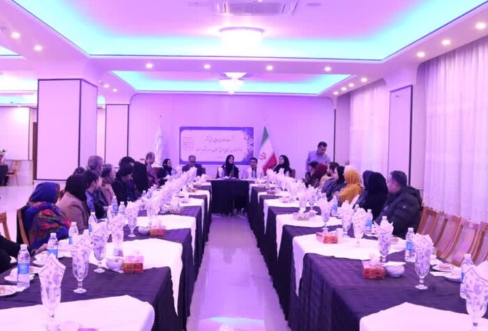 معاون وزیر: تولید صنایع دستی از حالت سنتی و فردی باید اقتصادی و تشکل‌محور شود