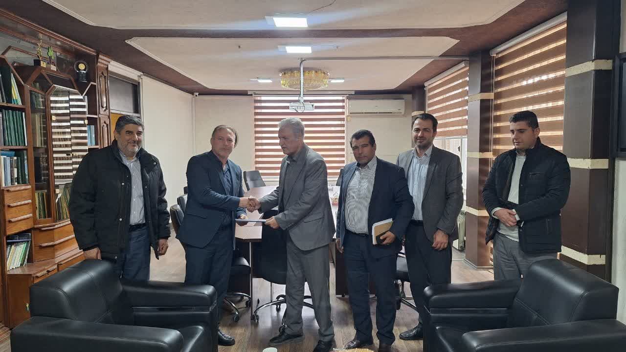 امضای تفاهمنامه احیای ۲۰۰ هکتار مراتع گنبدکاووس با هدف کنترل بیابانزایی امضای تفاهمنامه احیای ۲۰۰ هکتار مراتع گنبدکاووس با هدف کنترل بیابانزایی