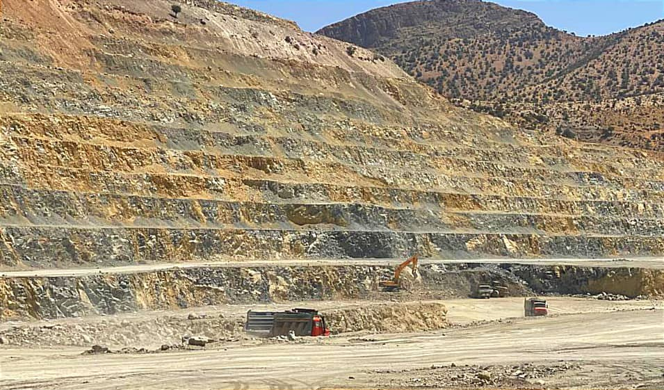 معادن فارس؛ رکورد در تولید، محاصره در چالشها