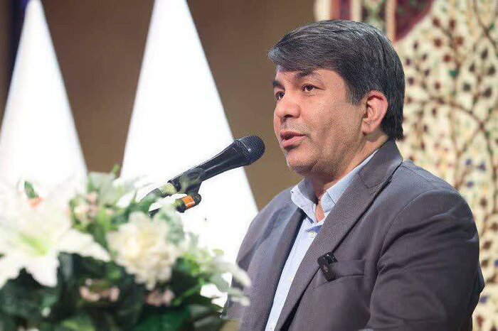 استاندار کرمان: بازگشت به راهبردهای انقلاب، راه‌حل رفع مشکلات جامعه است