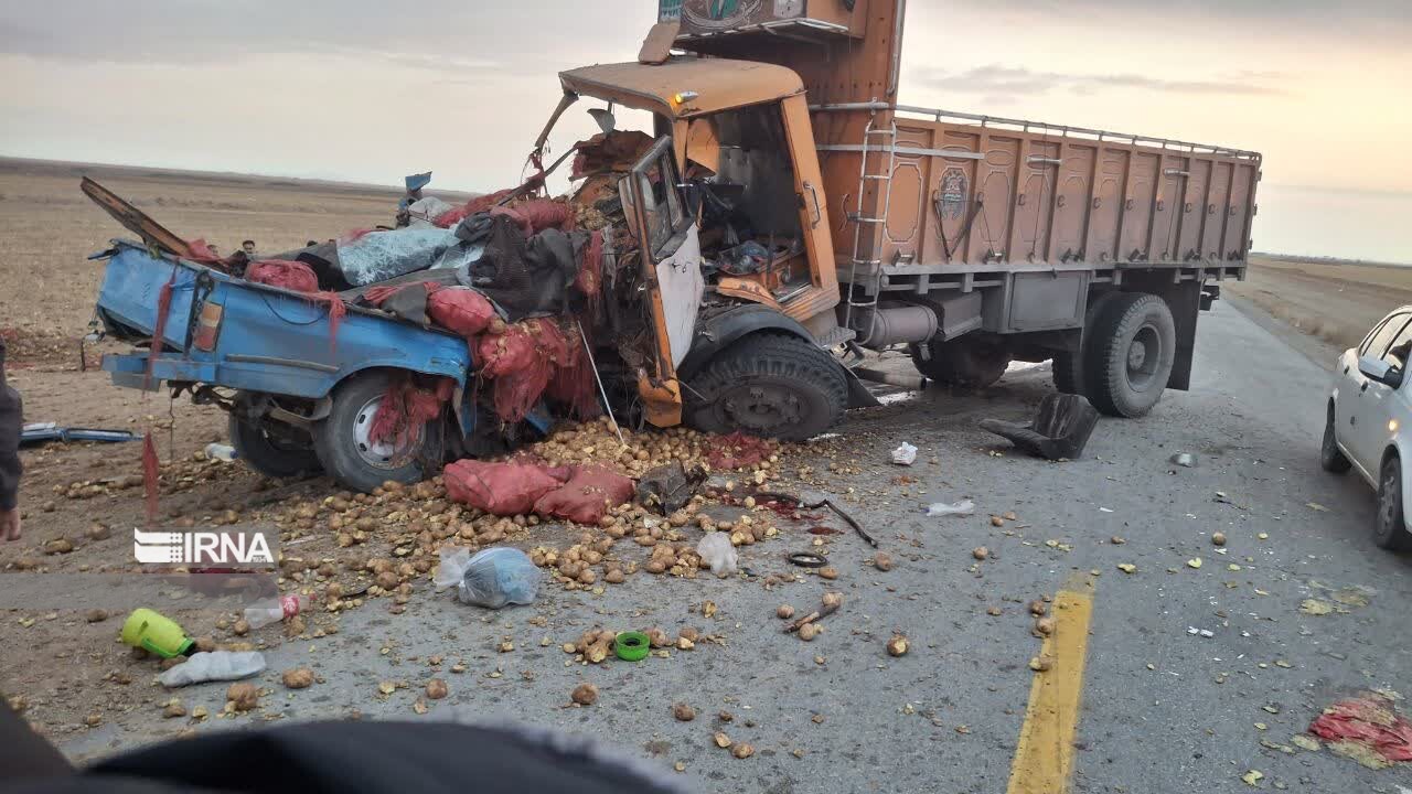 تصادف نیسان و کامیون در جاده قم - جعفریه ۲ قربانی گرفت