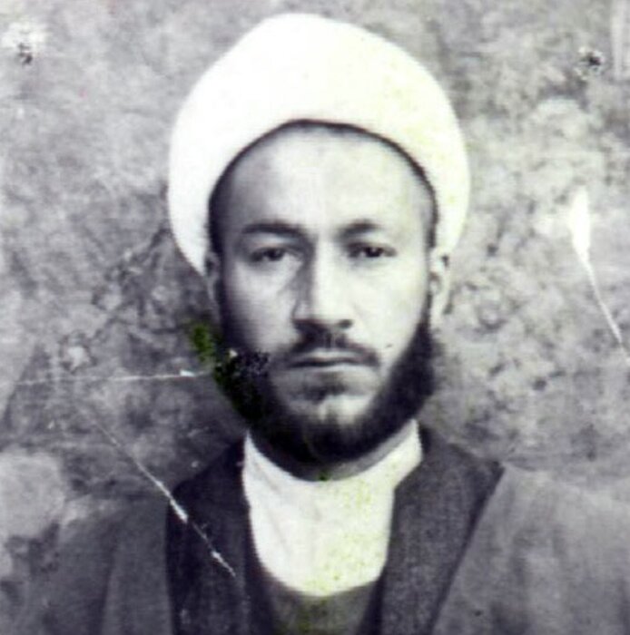 کدام مجتهد گفت «دشمن خمینی(ره) کافر است»؟