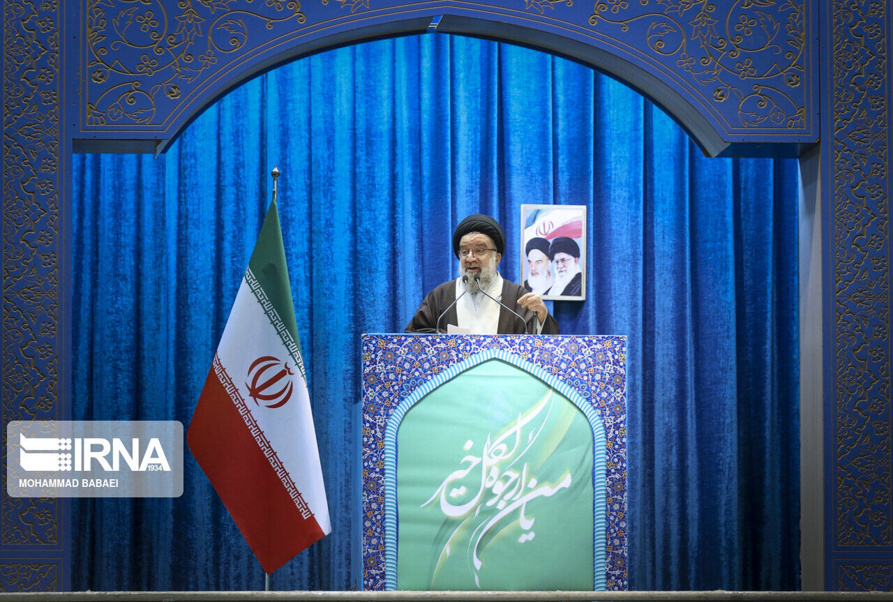 خطيب الجمعة بطهران: إن أضر العدو بنا، فسننغص عليه حياته خطيب الجمعة بطهران: إن أضر العدو بنا، فسننغص عليه حياته