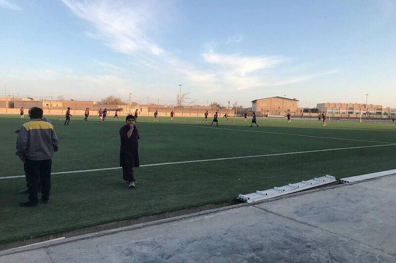 ورزشگاه شهرستان زَهَک پس از ۱۴ سال انتظار در آستانه بهره‌برداری