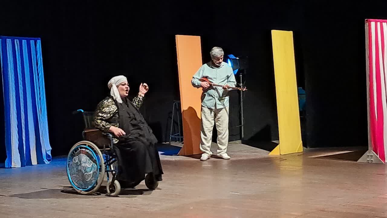 فیلم| نمایش لطیف به روی صحنه تالار فخرالدین اسعد گرگانی