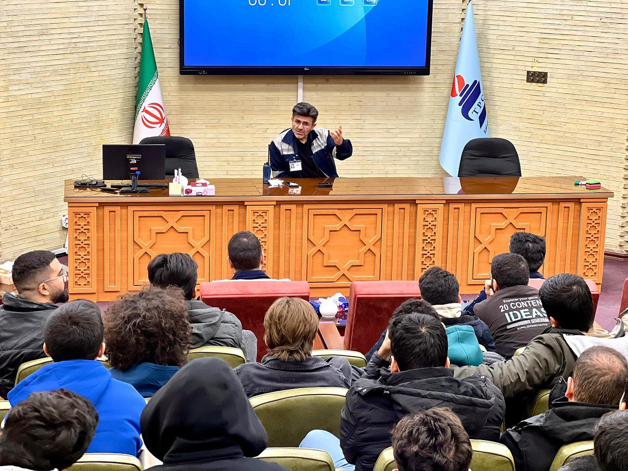 تشریح رویکردهای دانشبنیان، توسعهای و مسئولیت اجتماعی پتروشیمی تبریز به دانشجویان دانشگاه