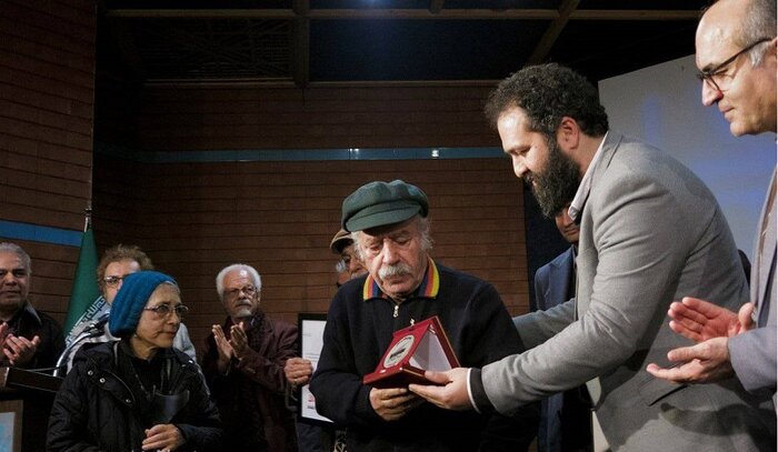 اهدای مدالیوم به ۲ هنرمند پیشکسوت/درددلهای بهزاد فراهانی در «شب نمایشنامهنویس»