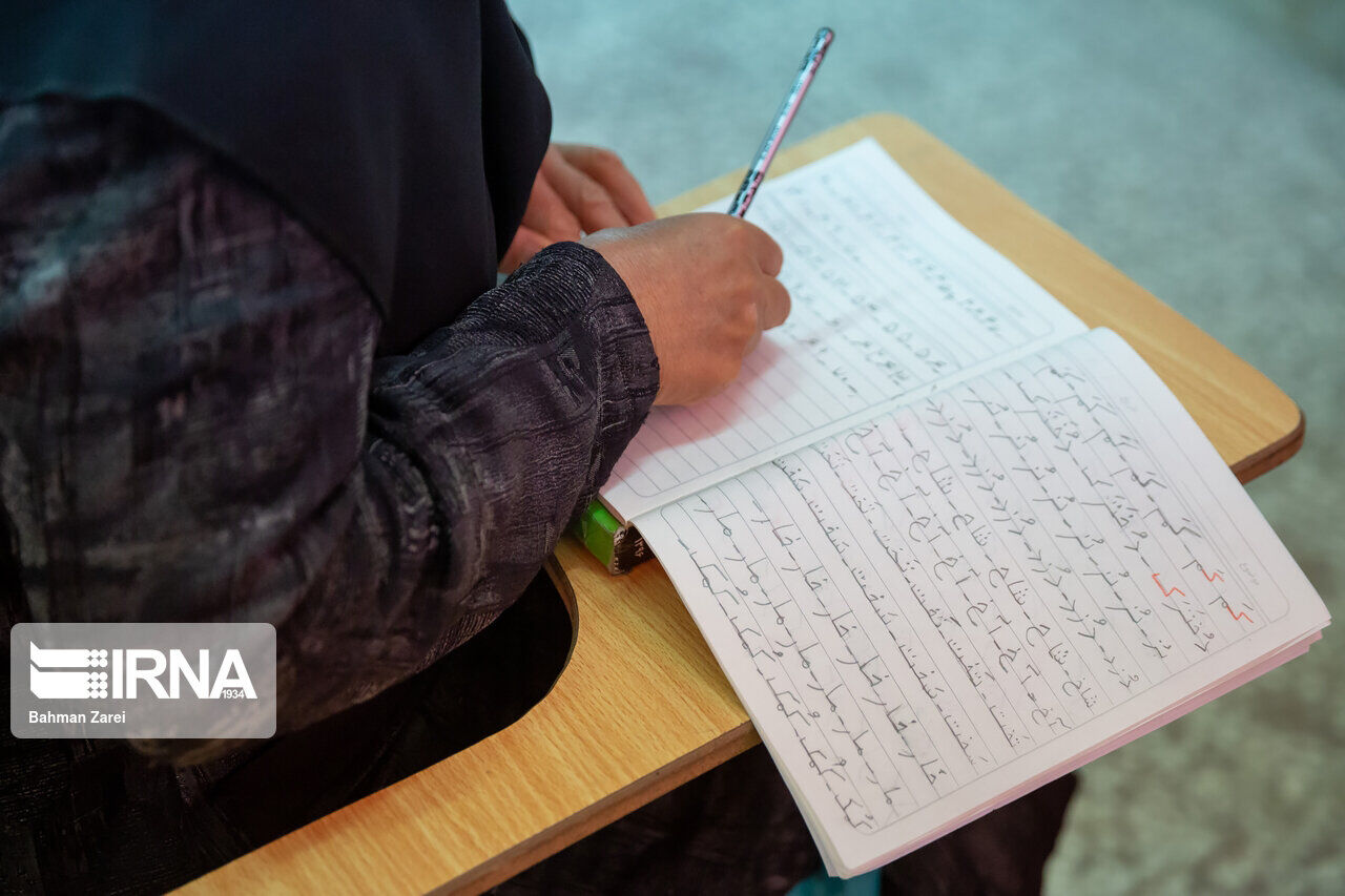 امام جمعه کرمان: دستیابی به نرخ باسوادی ۹۴ درصد در استان دستاورد مهمی است