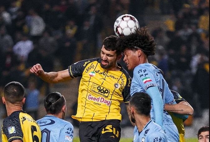 سپاهان قهرمان نیم فصل شد؛ چادرملو چند ثانیه کم آورد