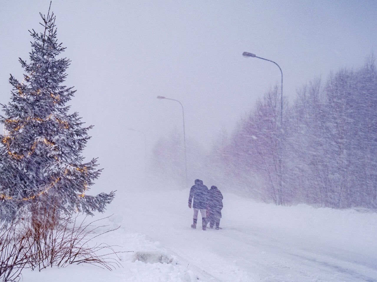 طوفان در اسکاندیناوی  جان دو نفر را گرفت / قطع برق هزاران خانه