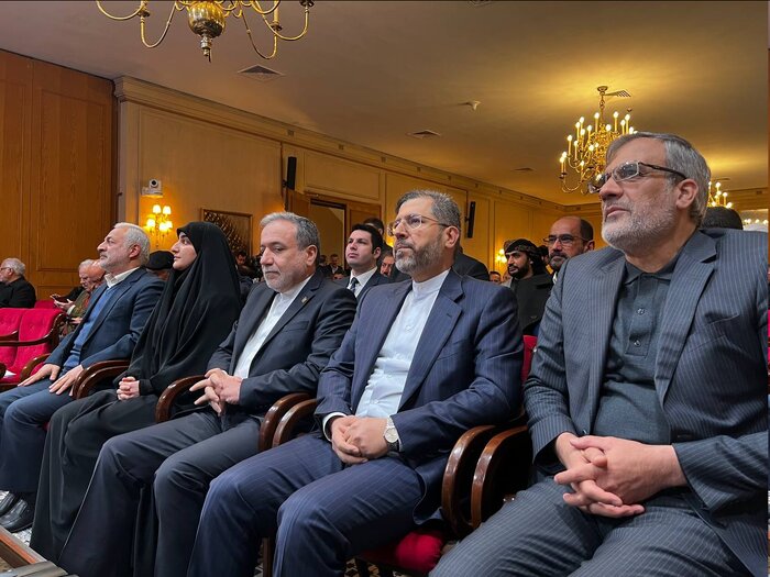 عراقچی: شهید سلیمانی گفتمان مقاومت را از حصار مفاهیم نظری و شعاری خارج ساخت