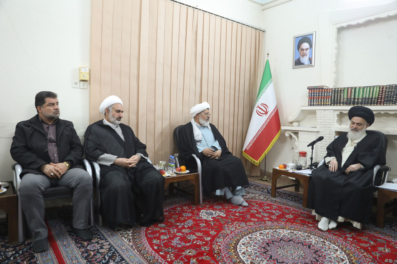 رییس جامعه مدرسین: ایمان و معنویت، عامل اقتدار نیروهای مسلح است