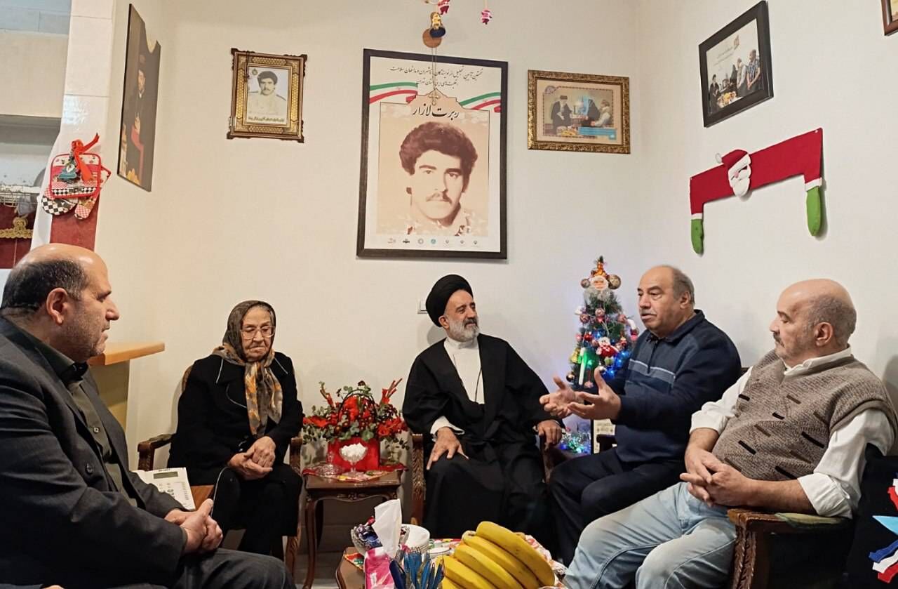 دیدار نماینده ولی فقیه در بنیاد شهید و امور ایثارگران با خانواده شهید «روبرت لازار» دیدار نماینده ولی فقیه در بنیاد شهید و امور ایثارگران با خانواده شهید «روبرت لازار»